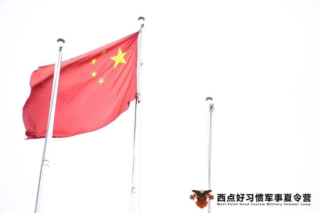 为什么古代皇帝的龙袍颜色都是不一样的,不是应该都是黄色的吗?